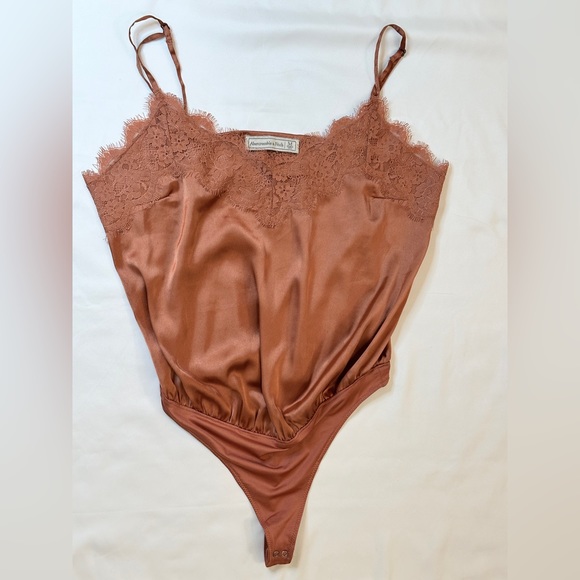 Abercrombie & Fitch Satin/Silk Lace Trim Bodysuit - Rose Gold - M - Picture 7 of 10